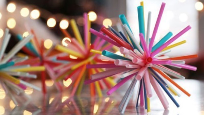 DIY Summer Projects Made by Colorful Straws